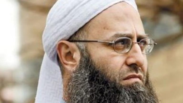 إرجاء محاكمة الأسير... والسبب؟