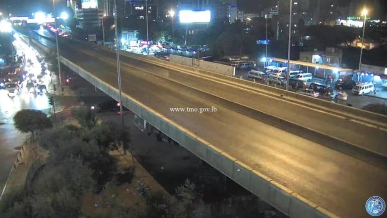 "التحكم المروري": إقفال الطريق على جسر الكولا بالإتجاهين بسبب الأشغال 