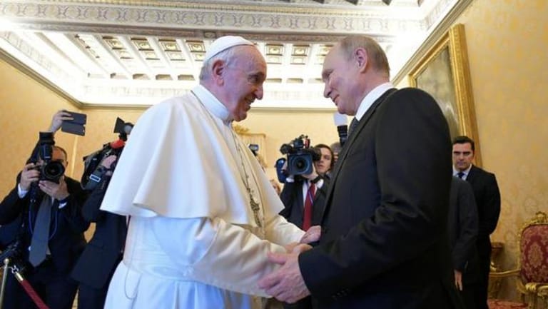 Putin and pope hold 'substantive' talks in shadow of Ukraine crisis