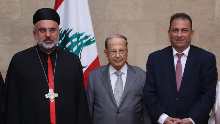 الرئيس عون استقبل راعي أبرشية قبرص المارونية المطران يوسف سويف والنائب الماروني القبرصي ياناكيس موسى مع وفد من أبرشية قبرص المارونية