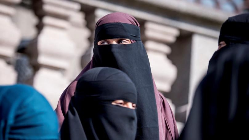 Tunisia Bans the Niqab Veil in ‘Public Institutions’