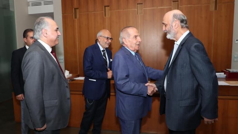 شهيبّ من معراب: الحكومة ليست في شلل 