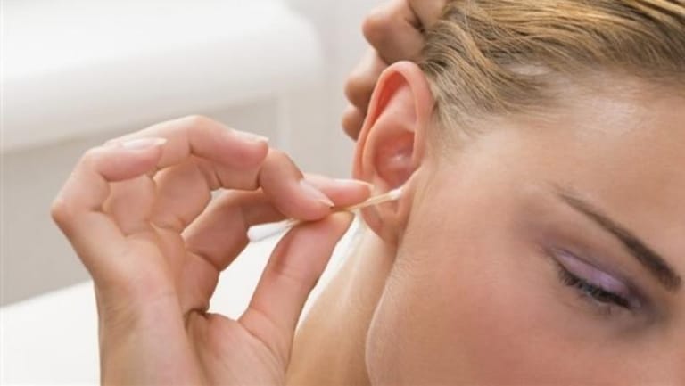 لماذا تظهر البثور على الأذن؟