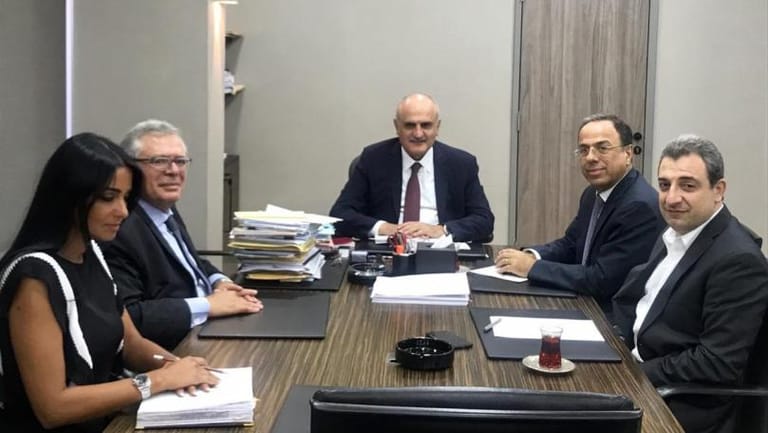 اجتماع في وزارة المالية يضم خليل وأبو فاعور وبطيش ورئيس جمعية الصناعيين فادي جميل