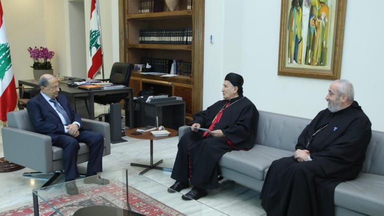 الرئيس عون تلقّى دعوة من المطران سمعان عطالله والأباتي مارون ابو جوده لحضور رسامة المطران انطوان عوكر معاوناً ونائباً بطريركياً وذلك في بكركي