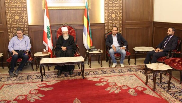 شيخ العقل عرض للاوضاع مع زواره