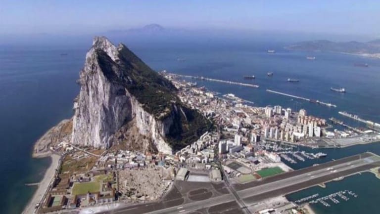 شرطة جبل طارق: مصادرة وثائق وأجهزة الكترونية من ناقلة النفط الإيرانية