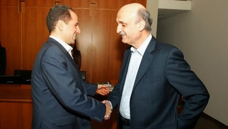 بعد حرب البيانات... مساعٍ للتهدئة على خط معراب - الصيفي 