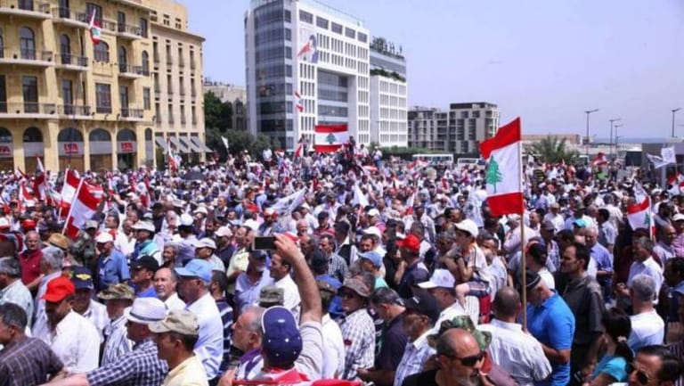 ما حقيقة الإنقسام في الجسم العسكري مع المتقاعدين؟ التفاصيل في النشرة بعد قليل