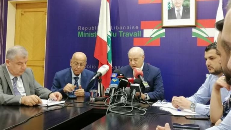 لقاء فلسطيني في عين الحلوة لمناقشة خطة وزارة العمل