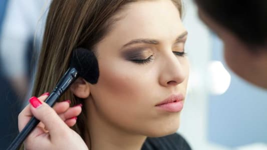 Fake Flawless Skin With These 6 Easy Makeup Tricks