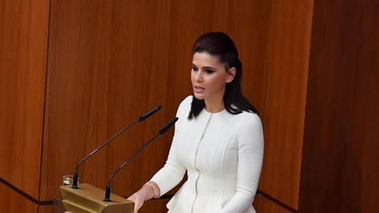 رجموها ثمّ أيّدوها.. وجعجع تمتنع