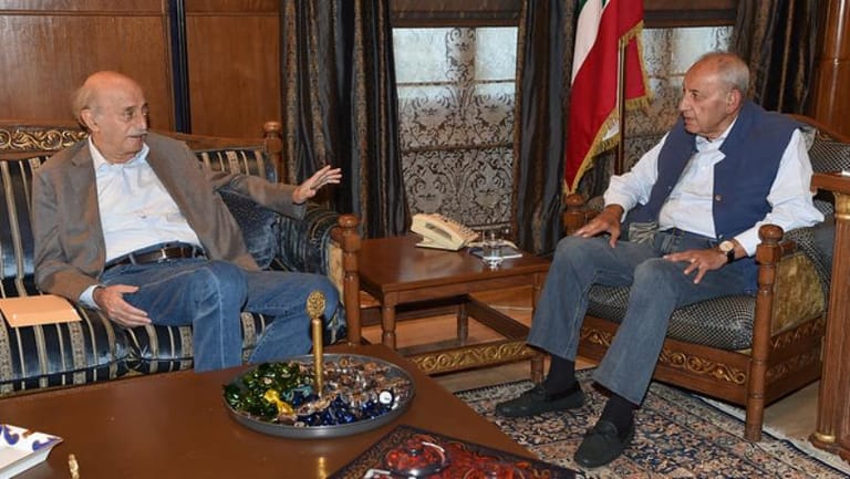 ما الجديد الذي حمله جنبلاط الى عين التينة؟