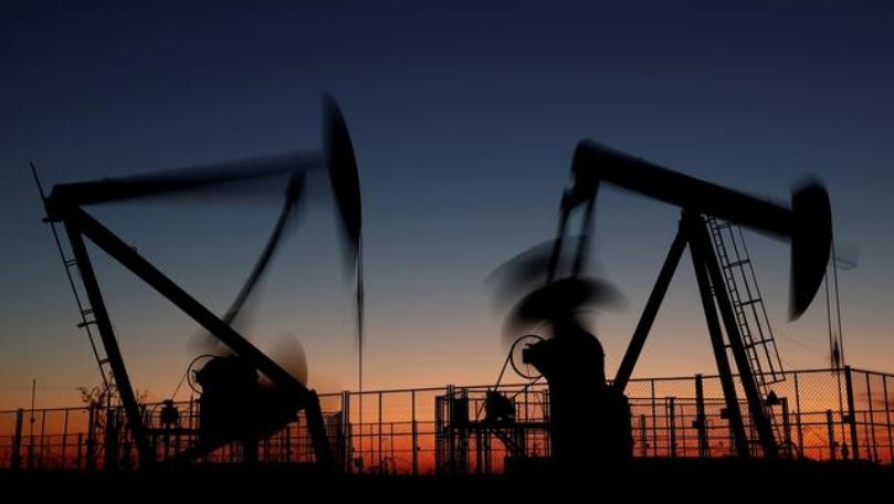 Oil falls as Iran tensions seen easing