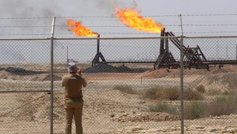 Fire at Basra offshore oil export terminal briefly halts crude loading