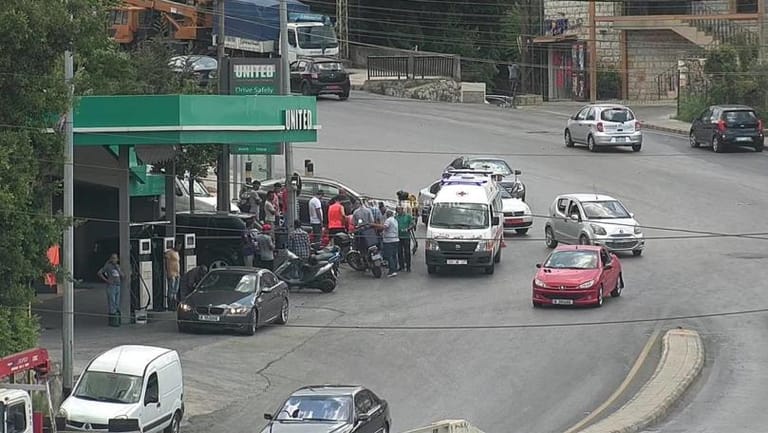 التحكم المروري: جريح نتيجة تصادم بين سيارة ودراجة نارية في محلة الفوار باتجاه ساحة انطلياس وحركة المرور طبيعية في المحلة 