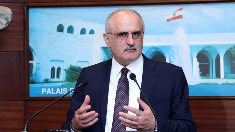 خليل: تمنيت من الجلسة الأولى على الجميع في مجلس الوزراء تقديم إقتراحاتهم ودعيت الكتل للمشاركة في صياغة الموازنة ومجلس الوزراء يشهد أنني لم أتمسك بأي أمر على الاطلاق 