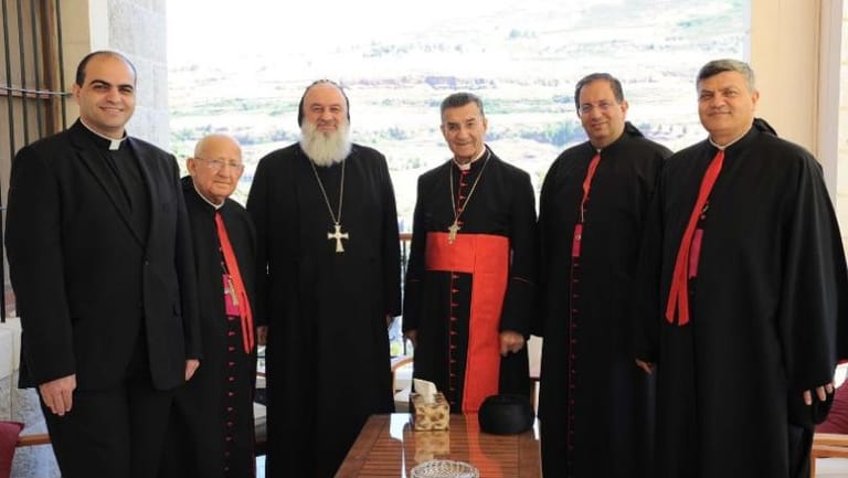الراعي التقى البطريرك مار افرام الثاني وعرض لشؤون كنسية مع زواره