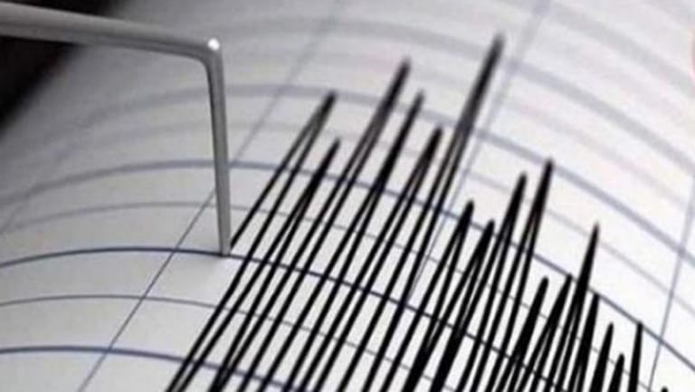 زلزال يهزّ أثينا 