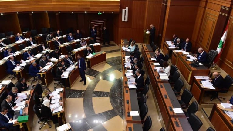 مراسلة mtv: مجلس النواب يقر المادة ٢٣ من الموازنة كما وردت من لجنة المال أي فرض ضريبة دخل على المتقاعدين وفق الشطور