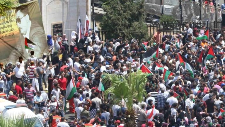 Sit-ins and marches in Sidon, Ain el-Hilweh in protest against Minister of Labor's decision