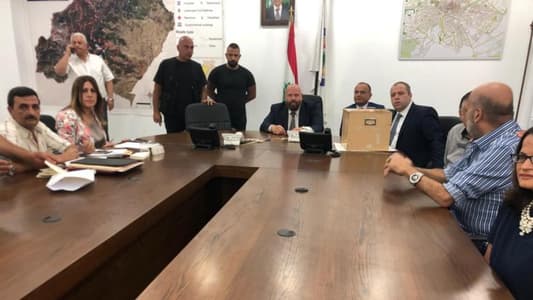 محافظ الشمال رمزي نهرا يرفع جلسة انتخاب رئيس بلديّة طرابلس إلى الخميس المقبل لعدم اكتمال النصاب 