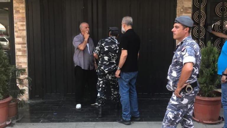 إقفال محلين تجاريين وتنظيم محاضر ضبط 