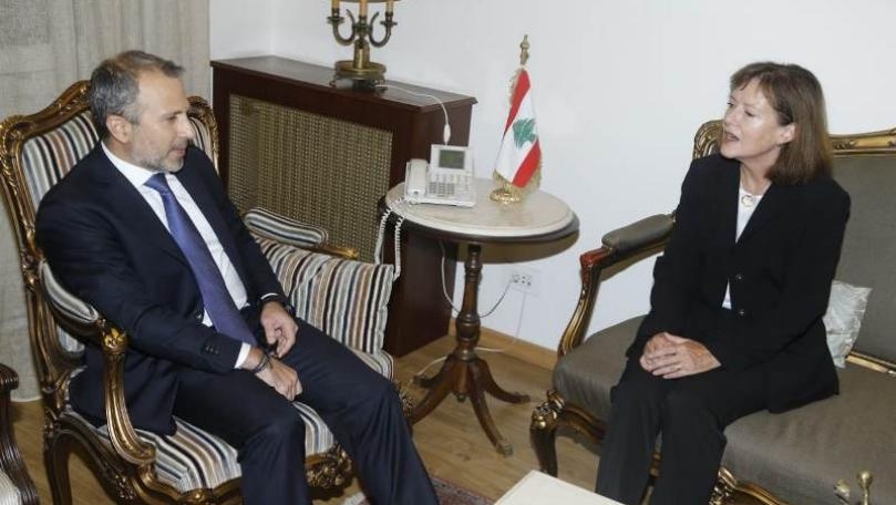 إنتهاء اللقاء بين باسيل والسفيرة الاميركية اليزابيت ريتشارد التي غادرت من دون الإدلاء بأي تصريح