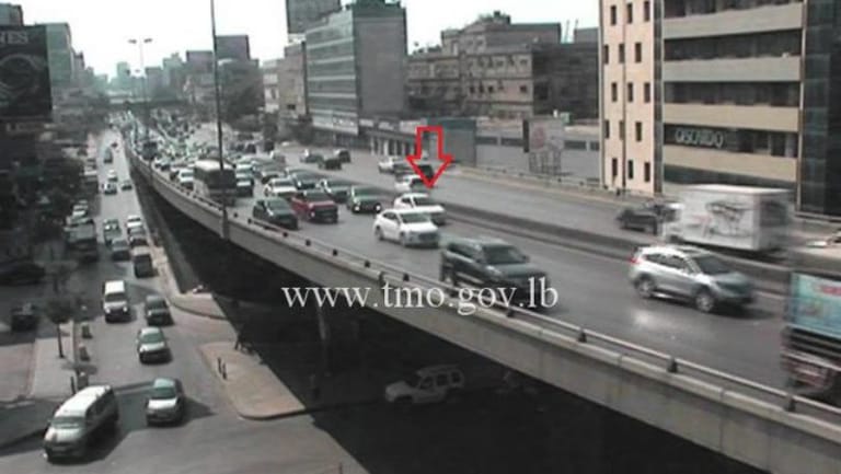 التحكم المروري: تعطل سيارة على جسر الدورة
