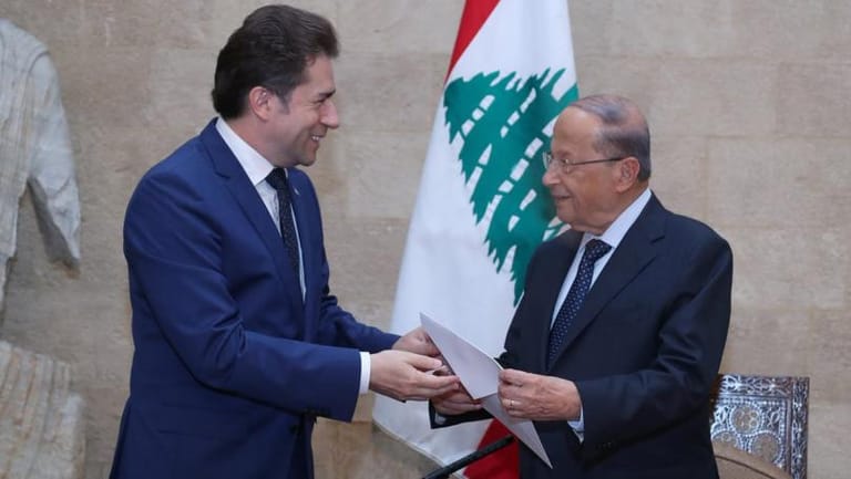 عون تسلّم دعوة لزيارة الباراغواي: غياب السبسي خسارة للعالم العربي