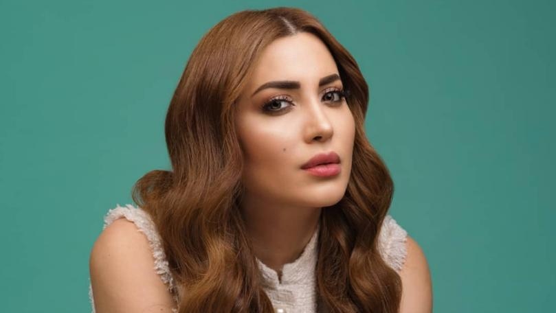 بالصور: نسرين طافش تفاجئ جمهورها بـ "لوك" جديد