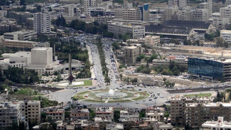 ماذا يفعل نجوم لبنان في منتصف آب في سوريا؟ 