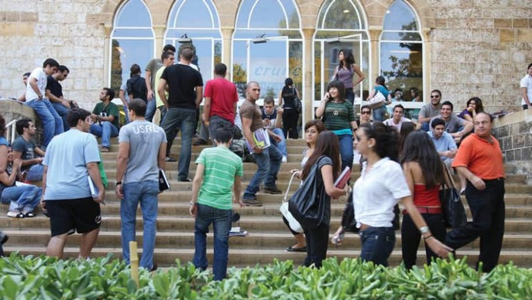 معركة الأقساط بالدولار تسبق العام الجامعي: طلابٌ يتحرّكون اليوم