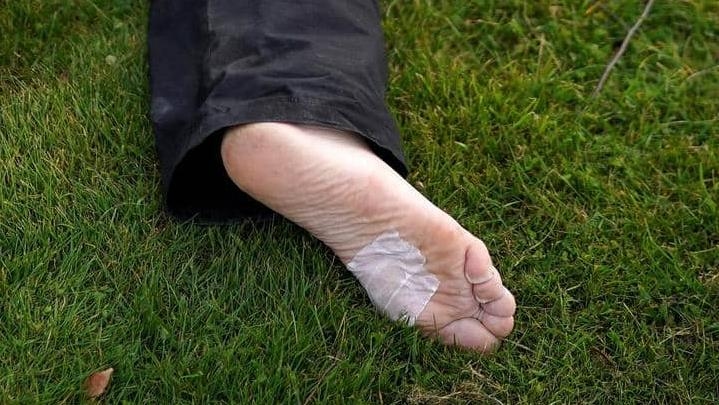 جرح بسيط يفقد رجلاً ساقه...