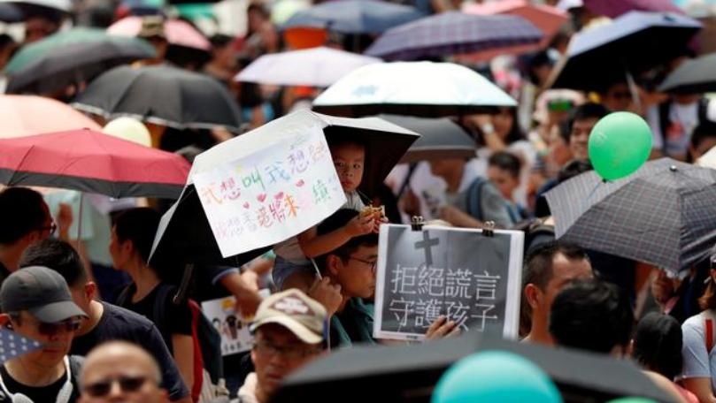 Hong Kong hit by another weekend of protests