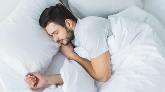 دراسة تكشف العلاقة بين نوعية النوم والمزاج الإيجابي
