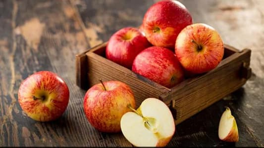 تناول تفاحة يوميًّا يقلل خطر الوفاة بالسرطان وأمراض القلب لأنها تحافظ على صحة الأوعية الدموية