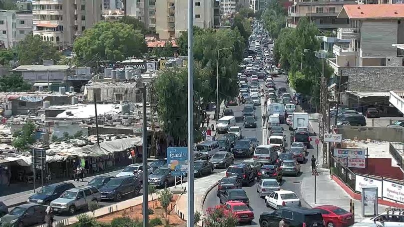 التحكم المروري: حركة المرور كثيفة من محلة الكولا باتجاه مستديرة ابي شهلا في الاونيسكو بالاتجاهين بسبب قطع وتحول السير قرب وزارة التربية