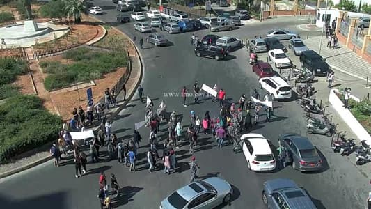 التحكم المروري: قطع الطريق عند مستديرة الاونيسكو في بيروت من قبل بعض المحتجين