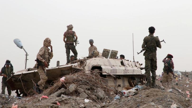 Yemeni separatists extend control in south, Saudi-led forces strike capital