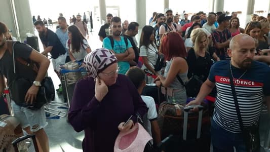 بالصورة: لبنانيّون عالقون في مطار تركي يناشدون عبر موقع mtv لإنقاذهم