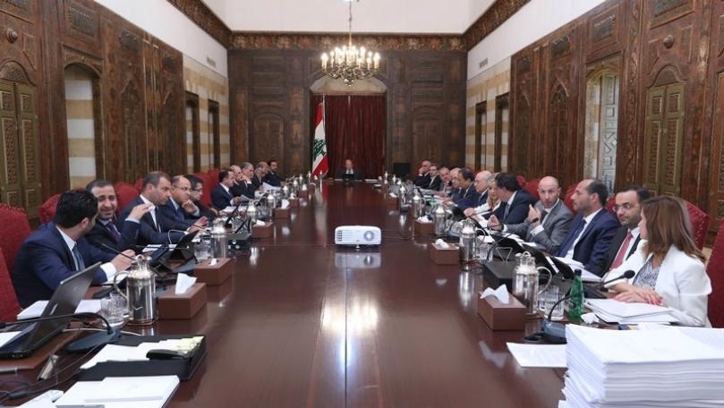 هل سيقبل "القوات" بتراجع وزير العمل؟