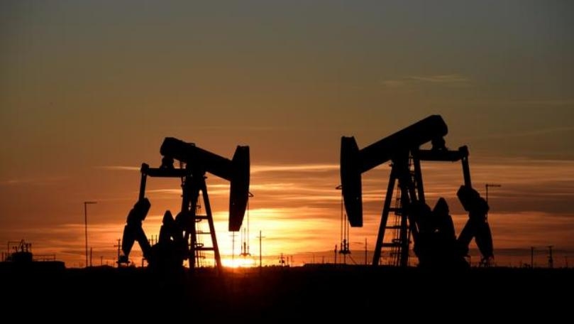 Oil strengthens in volatile trade ahead of expected U.S. crude drawdown