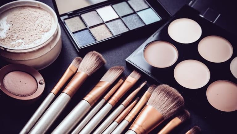 13 Dos and Don'ts of Sharing Beauty Products With Someone Else