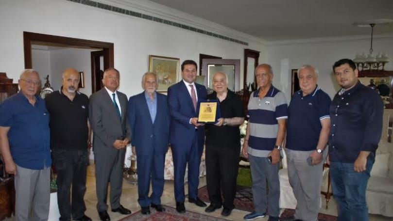 نديم الجميل زار النواب السابقين الذين انتخبوا بشير الجميل رئيساً