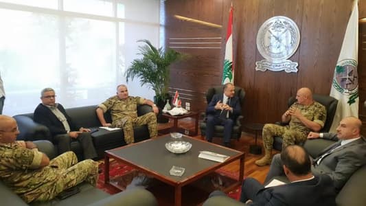بدء الإجتماع في وزارة الدفاع بين بوصعب وقائد الجيش والمدير العام لأمن الدولة للبحث في خطة إقفال المعابر غير الشرعية