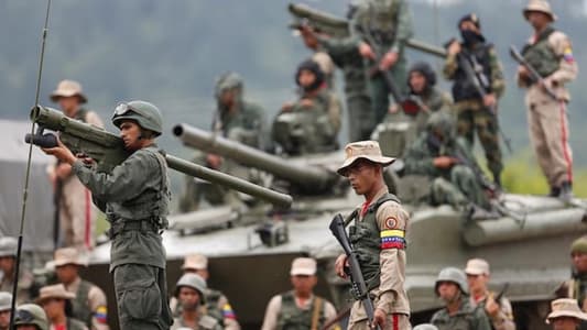 مناورات عسكرية فنزويلية على الحدود مع كولومبيا