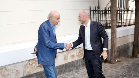 Jumblatt receives Minister of Environment in Clemenceau