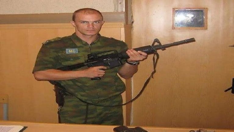 أمّ تنهار بعد عودة ابنها "المتوفى" إلى البيت