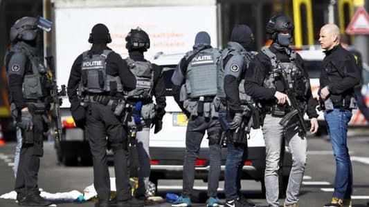 الشرطة الهولندية تعتقل 100 مشجع لنادي ليل الفرنسي في أمستردام قبل مباراة في دوري الأبطال لكرة القدم